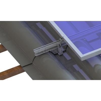 Sistema di montaggio per tetto in tegole